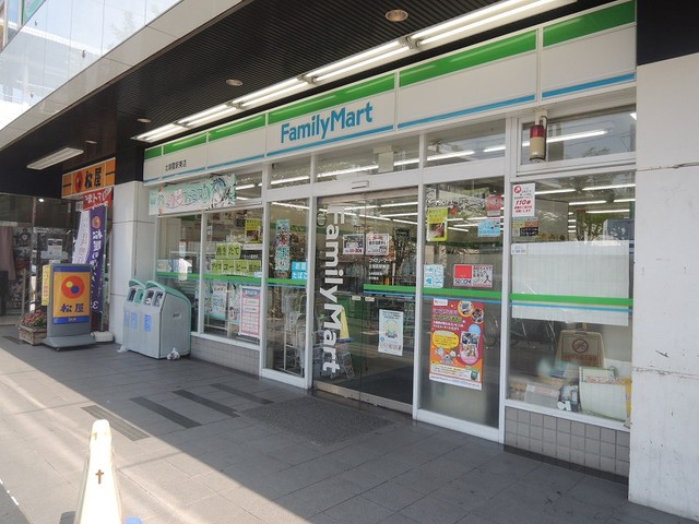 コンビニ　ファミリーマート北朝霞駅東店（コンビニ）まで306m