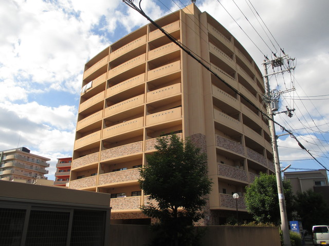 建物外観　外壁タイル張りのお洒落なマンションです