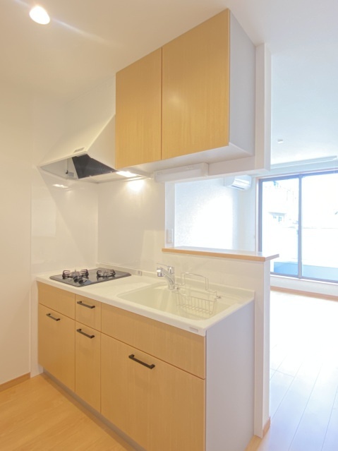 キッチン　同じ建物の別の部屋