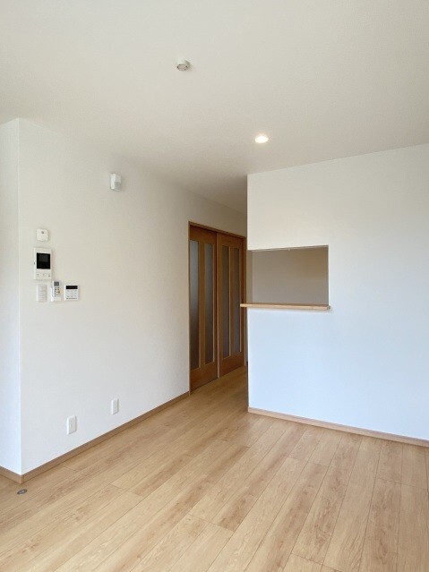 居室・リビング　同じ建物の別の部屋