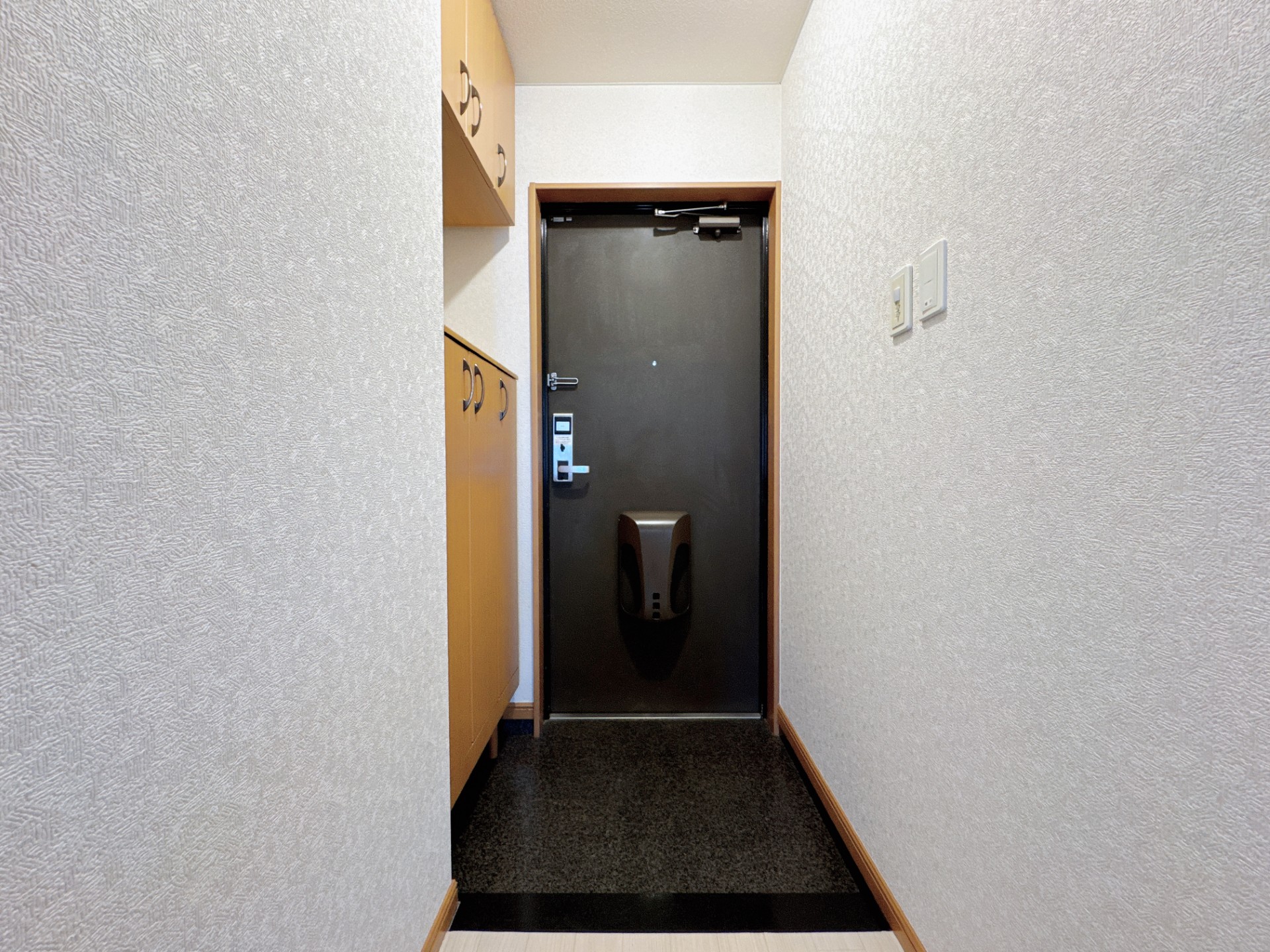 西鉄天神大牟田線 犬塚駅 徒歩17分 2階建 築21年の玄関写真