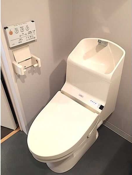 ＪＲ中央本線 新守山駅 徒歩5分 2階建 築12年のトイレ写真