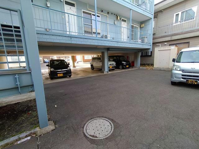 駐車場　駐車場
