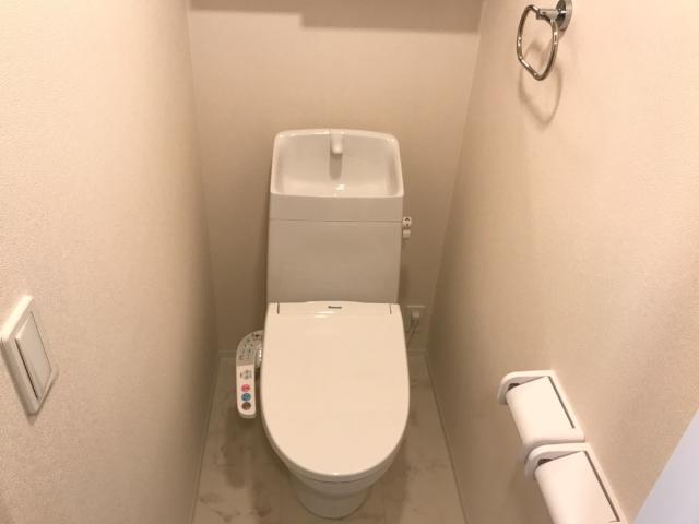 トイレ　シャワー付きトイレ