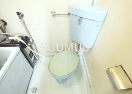 京王井の頭線 池ノ上駅 徒歩7分 2階建 築44年のトイレ写真