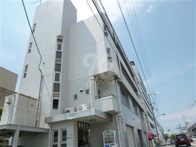 【神戸市西区伊川谷町潤和のマンションの建物外観】