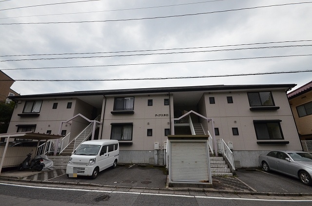 広島市西区井口台のアパートの建物外観