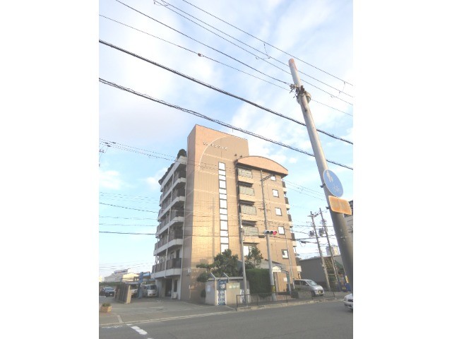 堺市西区下田町のマンションの建物外観
