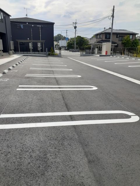 【八女郡広川町大字新代のアパートの駐車場】