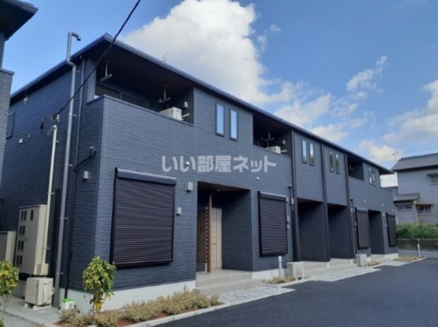 【館山市那古のアパートの建物外観】