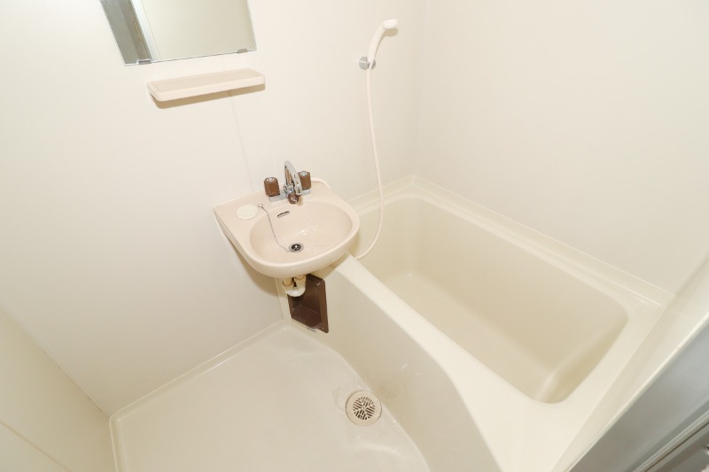 バス・シャワールーム　図面と現状に相違がある場合には現状を優先