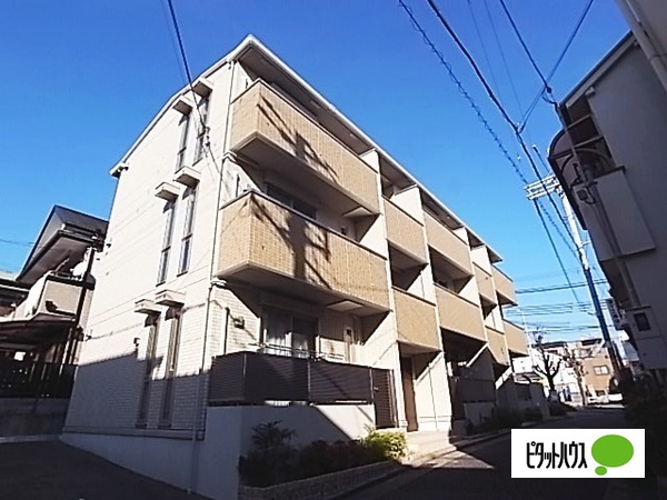 神戸市灘区千旦通のアパートの建物外観