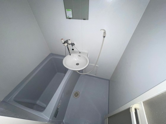 バス・シャワールーム　※別部屋の写真です