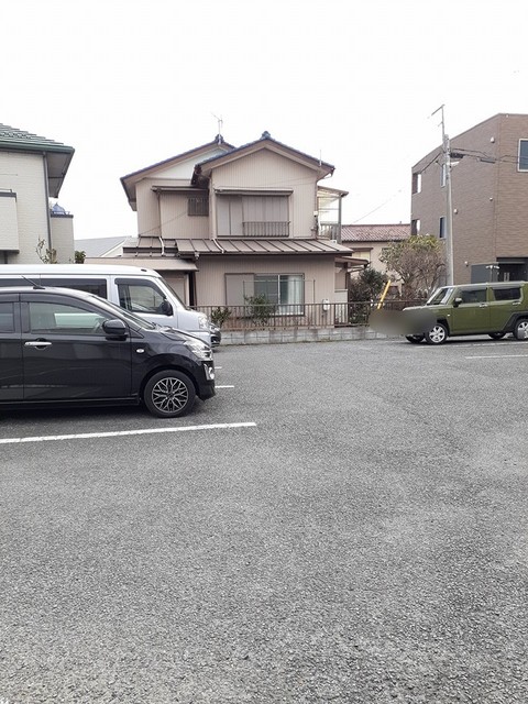 【マーヴェラス葛城の駐車場】