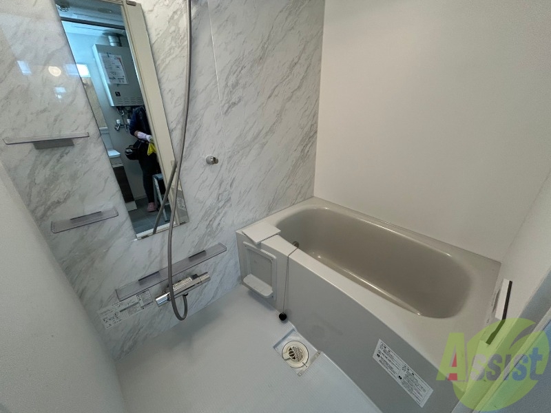 バス・シャワールーム　お風呂になります。一日の疲れを癒してくださいね。