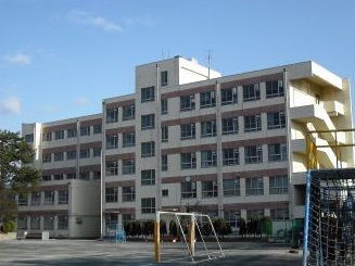 【名古屋市昭和区広路町のマンションの小学校】