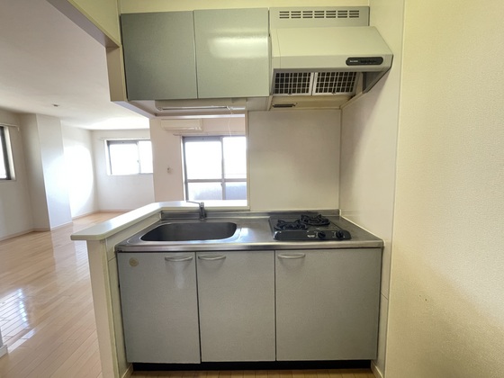 キッチン　※別部屋の写真です