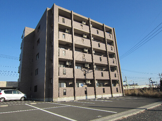 メゾン　デュ　ＨＭＳTの建物外観