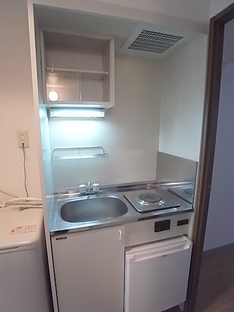キッチン　安心安全の電気コンロ付のキッチン