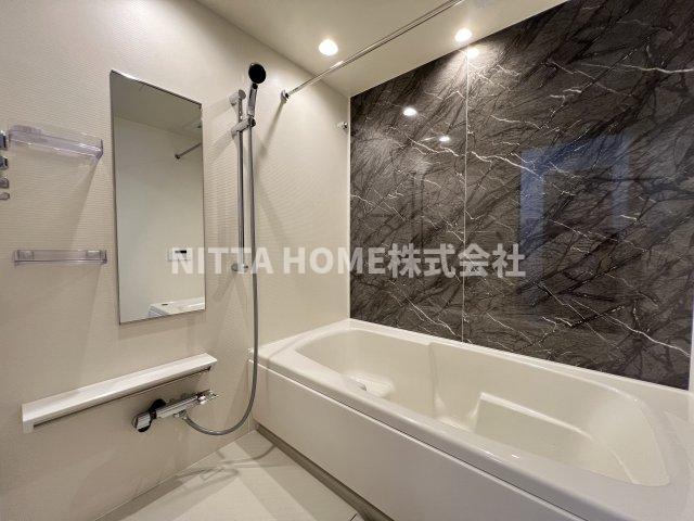 バス・シャワールーム　追い焚きや浴室乾燥機能がついている１坪風呂◎