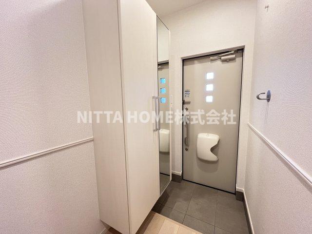 玄関　シューズボックス完備の玄関★