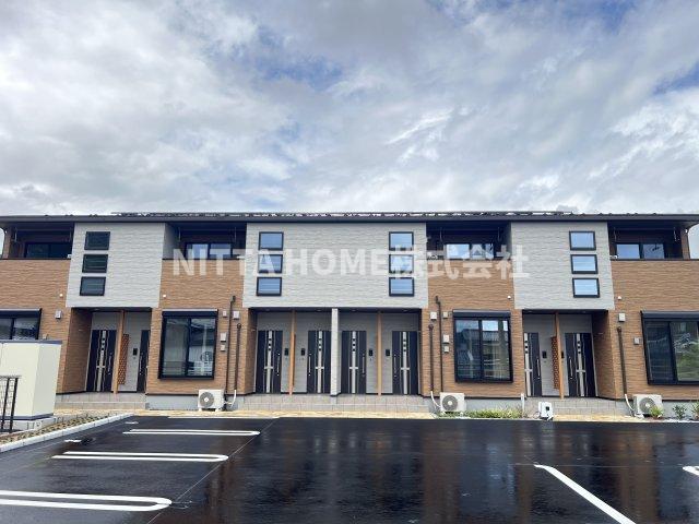 建物外観　★新築★エアコン２台付きで快適◇ネット無料◎太陽光発電搭載＊