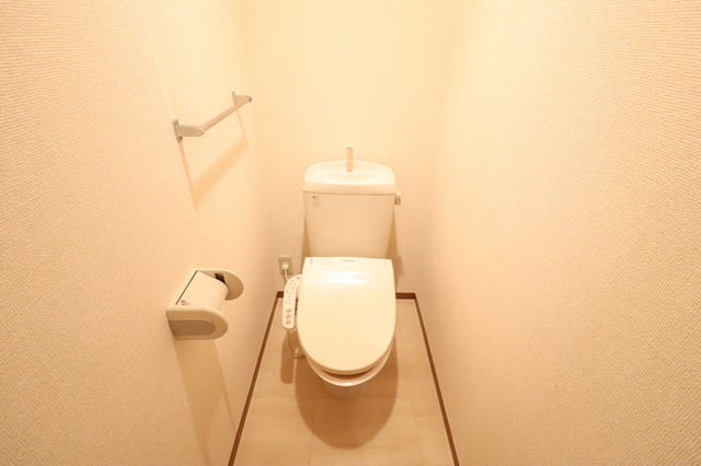 トイレ　温水洗浄暖房便座