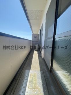 バルコニー　開放的で明るい空間を演出してくれるバルコニーです