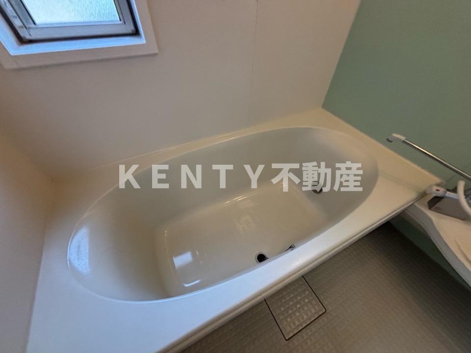 バス・シャワールーム　落ち着いた空間のお風呂です