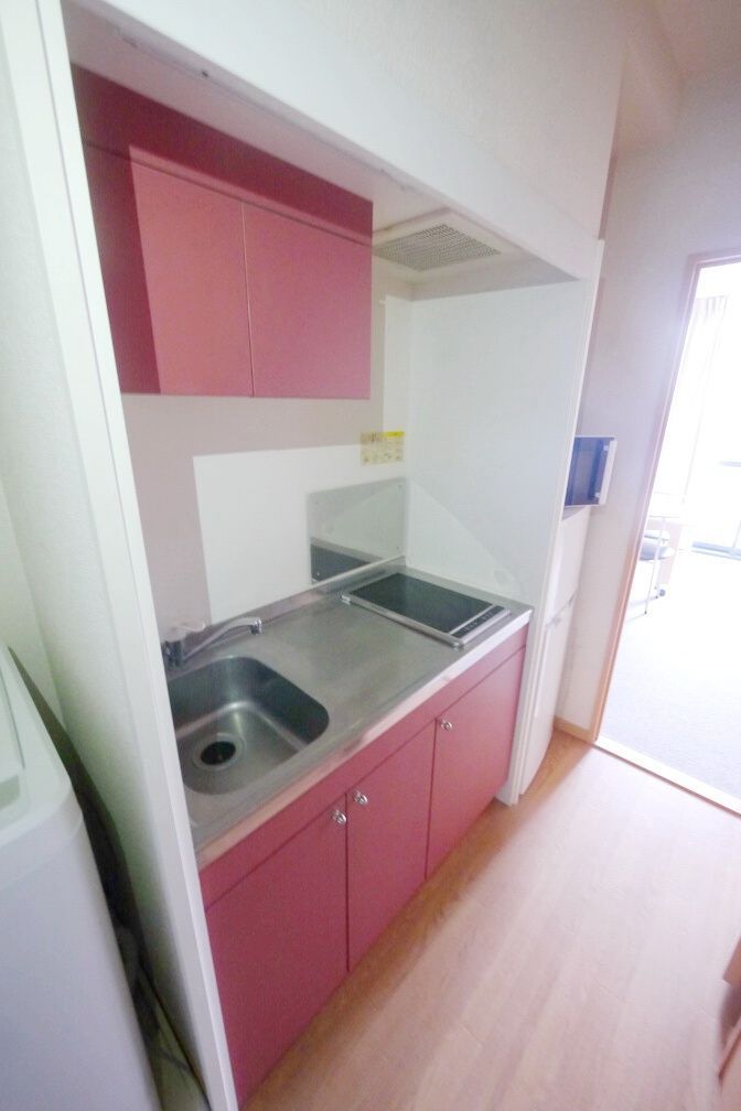 キッチン　玄関まわり