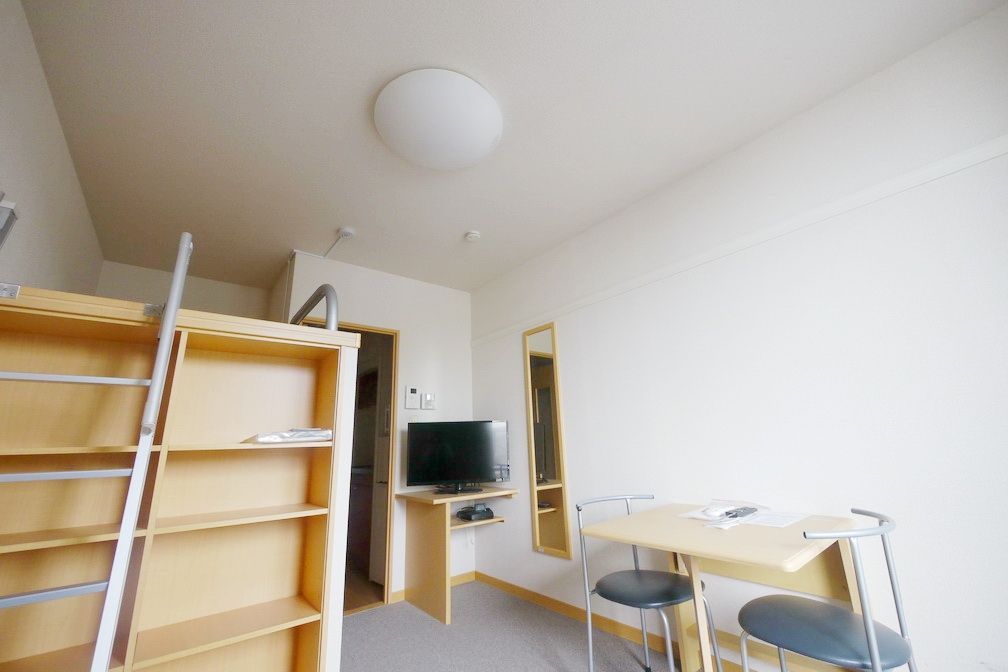 収納　洋室・2階以上は絨毯仕様