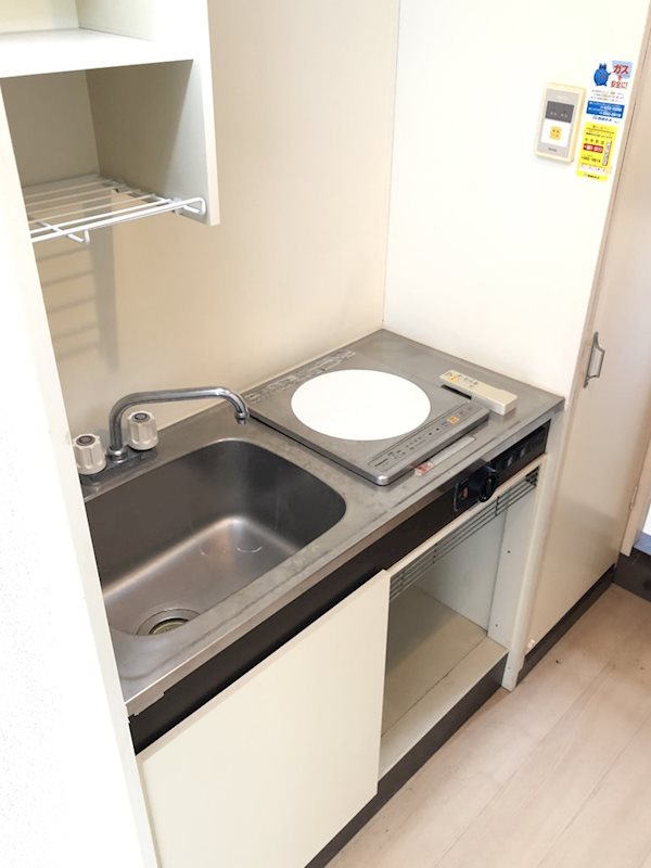 キッチン　※写真は別号室のものです。