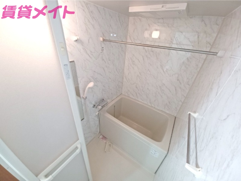 バス・シャワールーム　同型参考写真