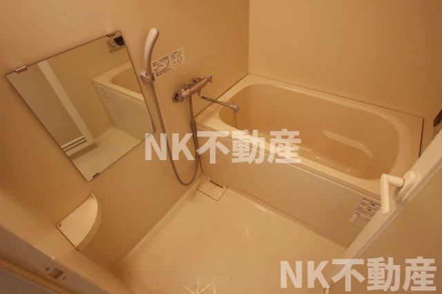 バス・シャワールーム　落ち着いた空間のお風呂です