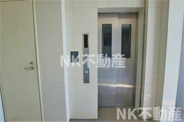 ロビー　エレベーターです