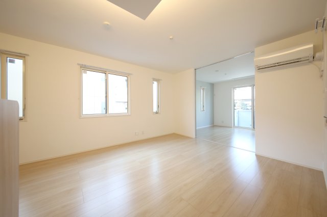 居室・リビング　13帖のリビング♪