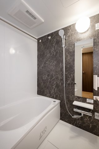 バス・シャワールーム　※写真は同タイプ住戸です。