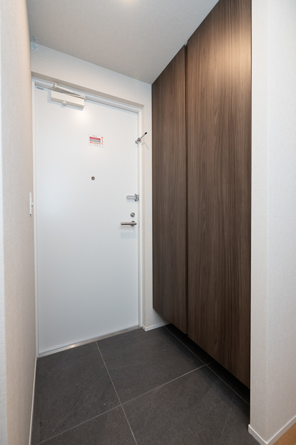 玄関　※写真は同タイプ住戸です。