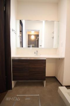 洗面設備　カウンター付洗髪洗面化粧台