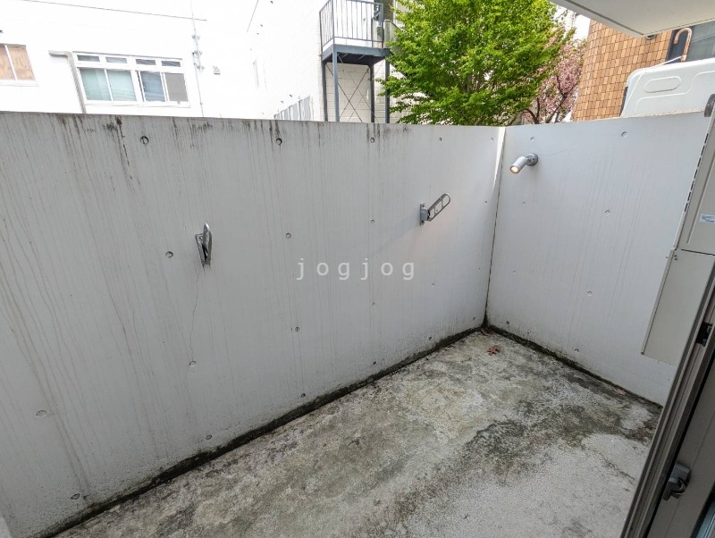 バルコニー　広めのテラス