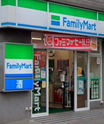 コンビニ　ファミリーマート代沢五丁目店（コンビニ）まで79m