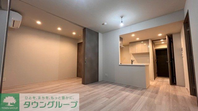 居室・リビング　エントランス