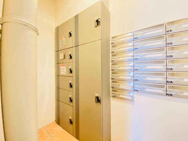 その他共有部分　宅配ボックスと集合ポストです