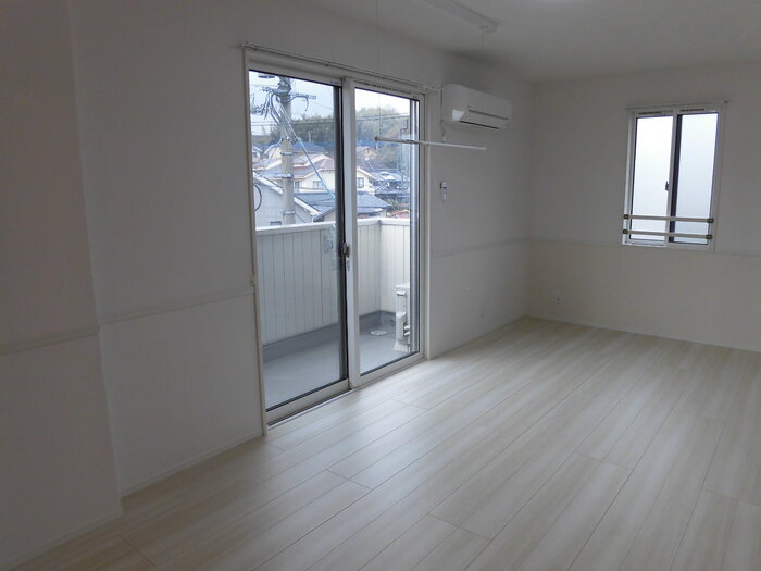 居室・リビング　※別号室の写真です。現況優先となります。