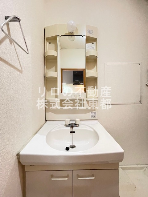 洗面設備　嬉しい洗面台は独立タイプ！