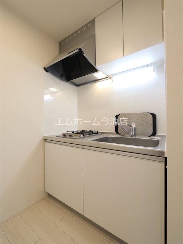 キッチン　システムキッチン（ガス2口コンロ付）