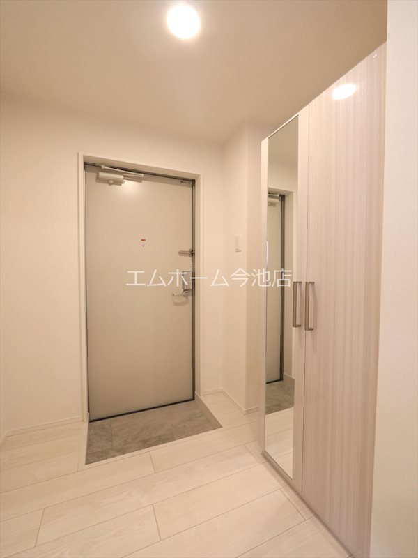 玄関　玄関（シューズボックス付）