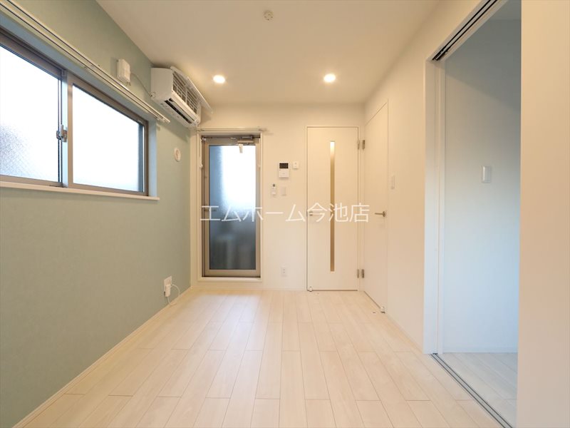 バルコニー　DK6.0帖　エアコン付　換気良好　バルコニーに面しています