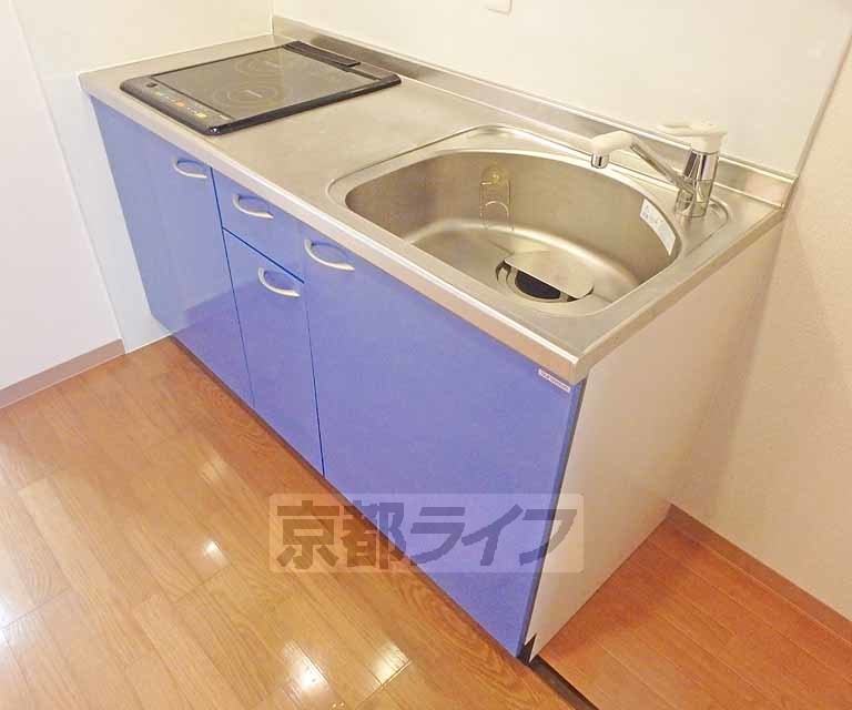 キッチン　キレイな色合い～～！