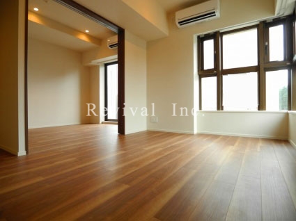 居室・リビング　開放感ある南向きのリビング空間です